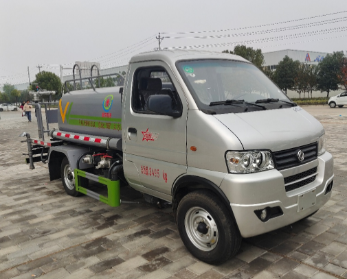 東風2噸灑水車